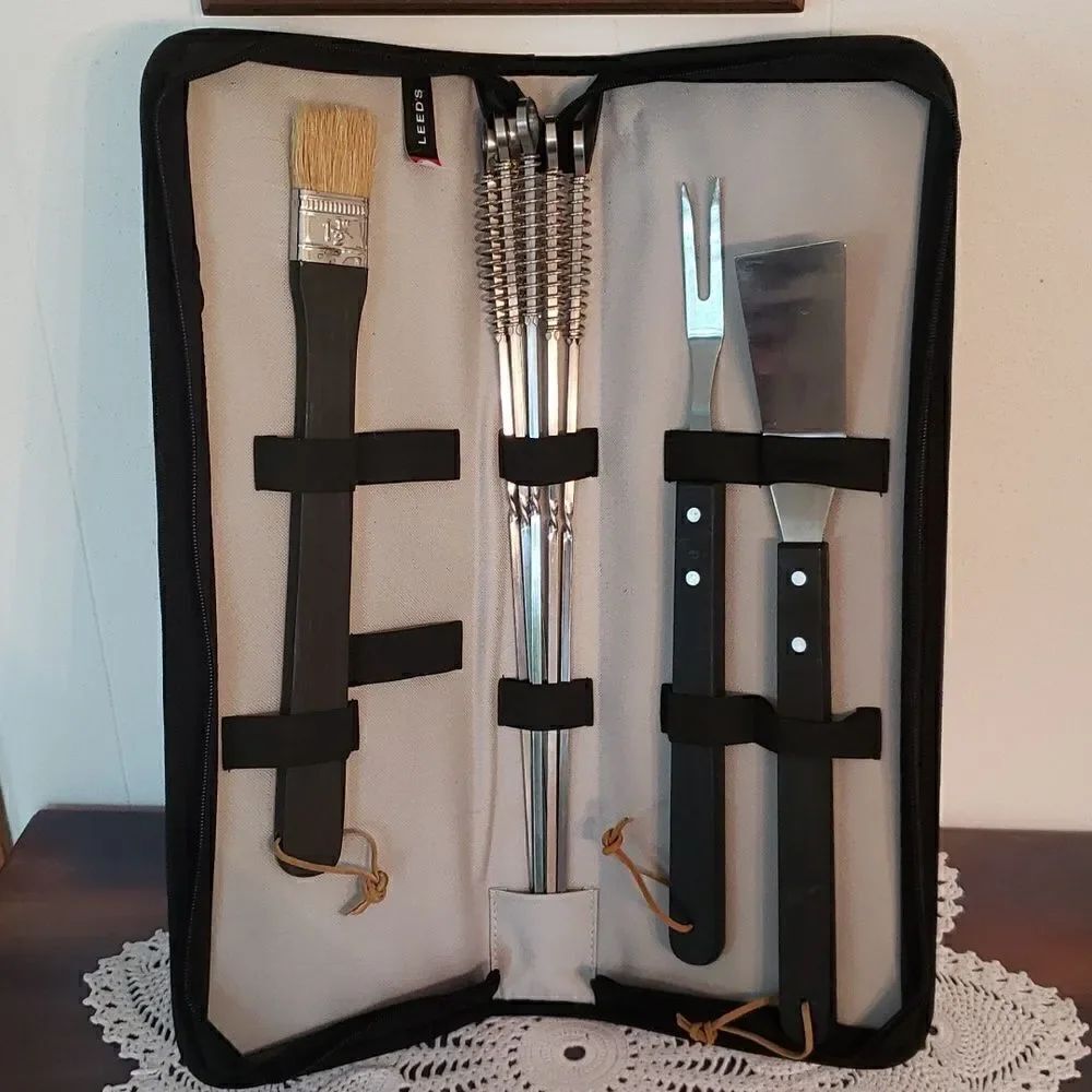 NWOT 9 Pc Stainless Steel Grilling Utensil Set in Zippered Canvas Case